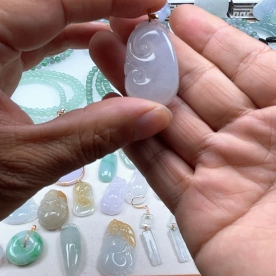 翡翠未镶嵌颈饰翡翠冰如意