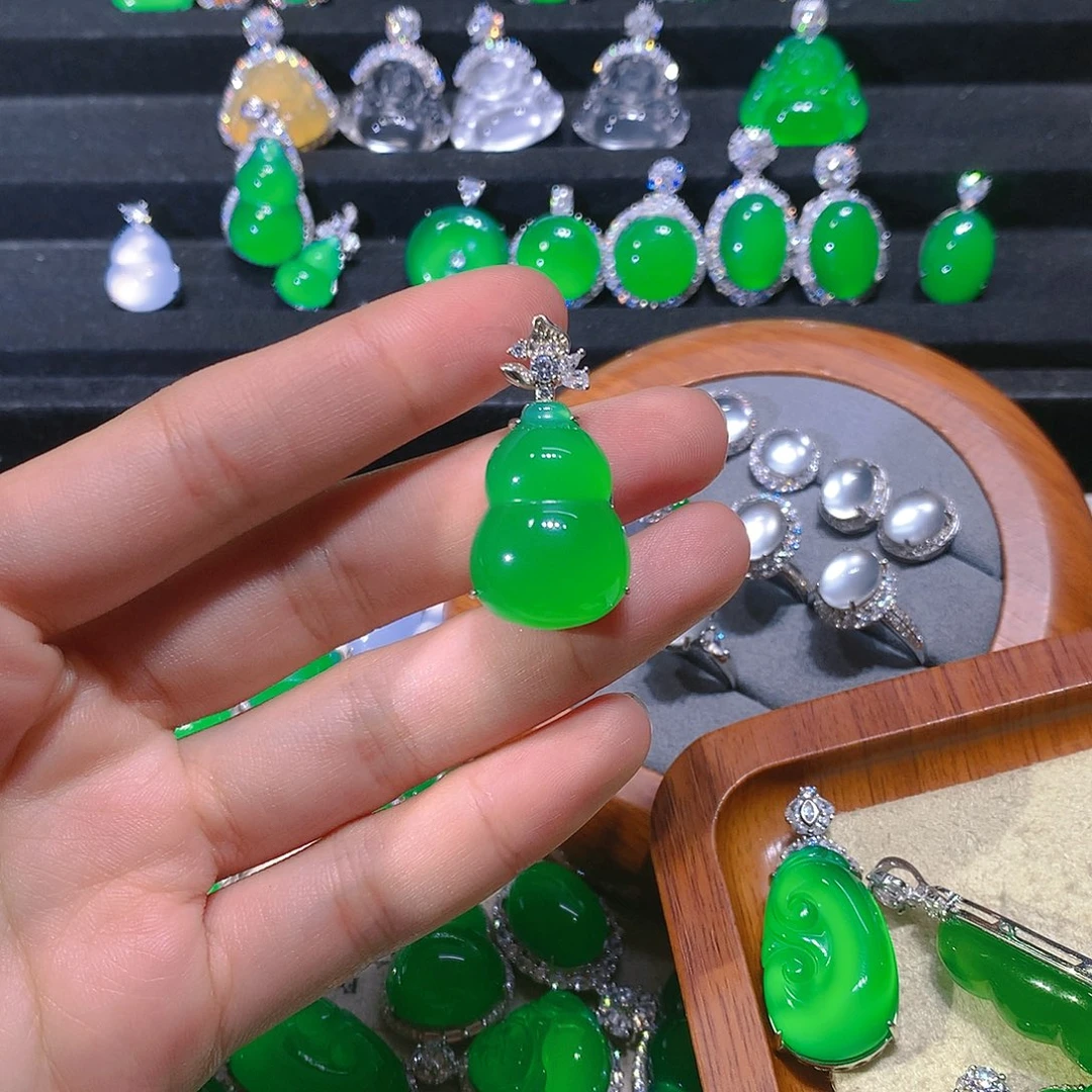 晨****玛瑙/玉髓银S925镶嵌颈饰
