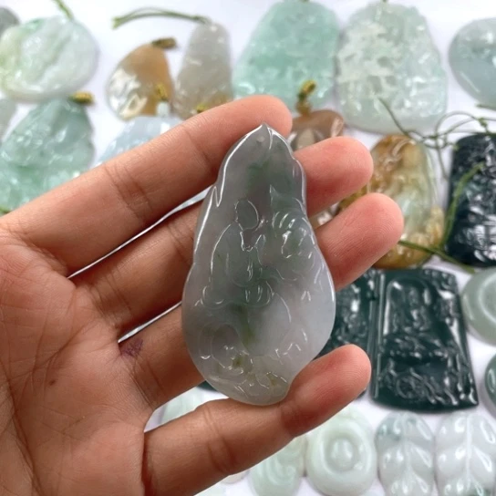 {***}翡翠未镶嵌颈饰天然翡翠