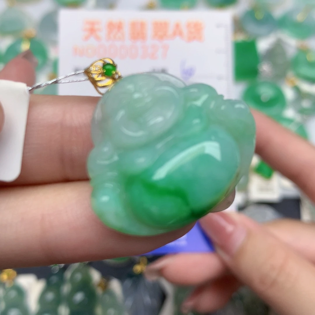 闭***初翡翠18K金镶嵌颈饰佛公