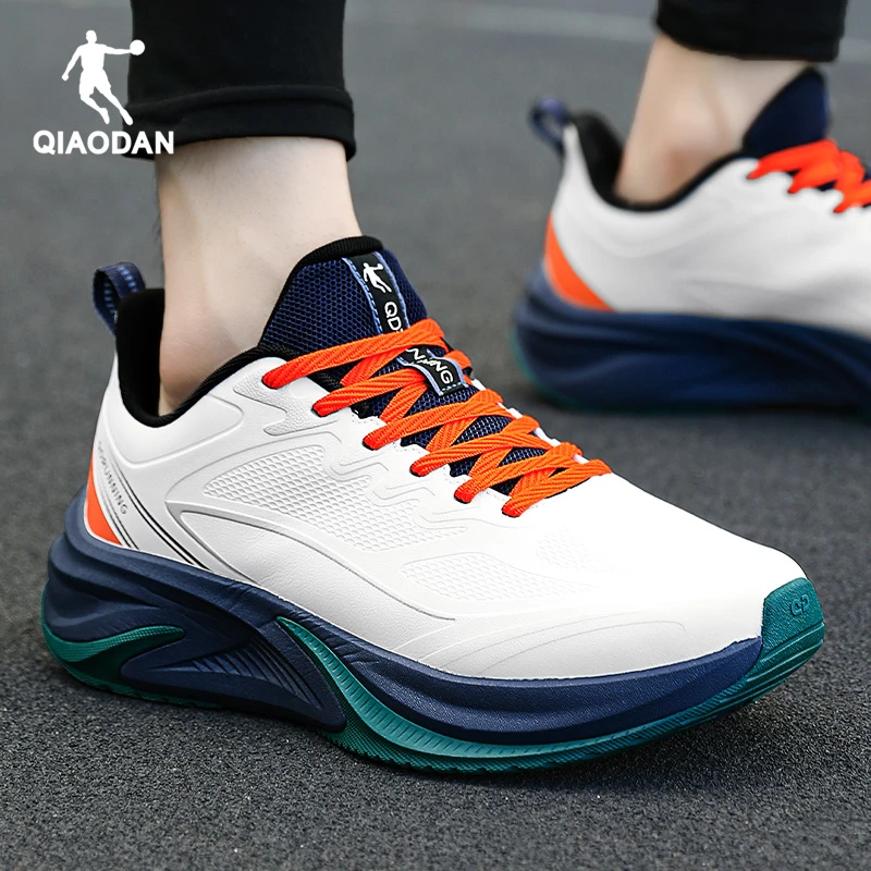 乔丹皮面运动鞋男2025冬季新款防泼水通勤跑鞋官方正品减震跑步鞋