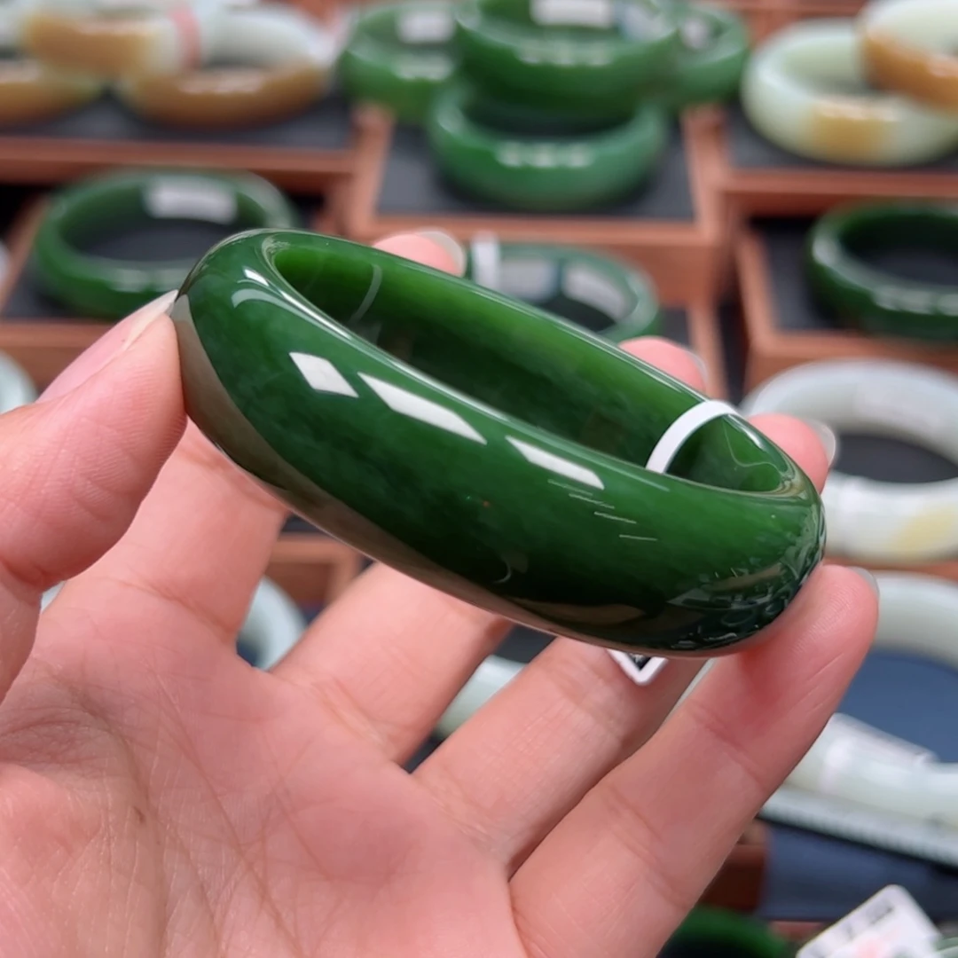 未镶嵌手镯和田玉（碧玉）