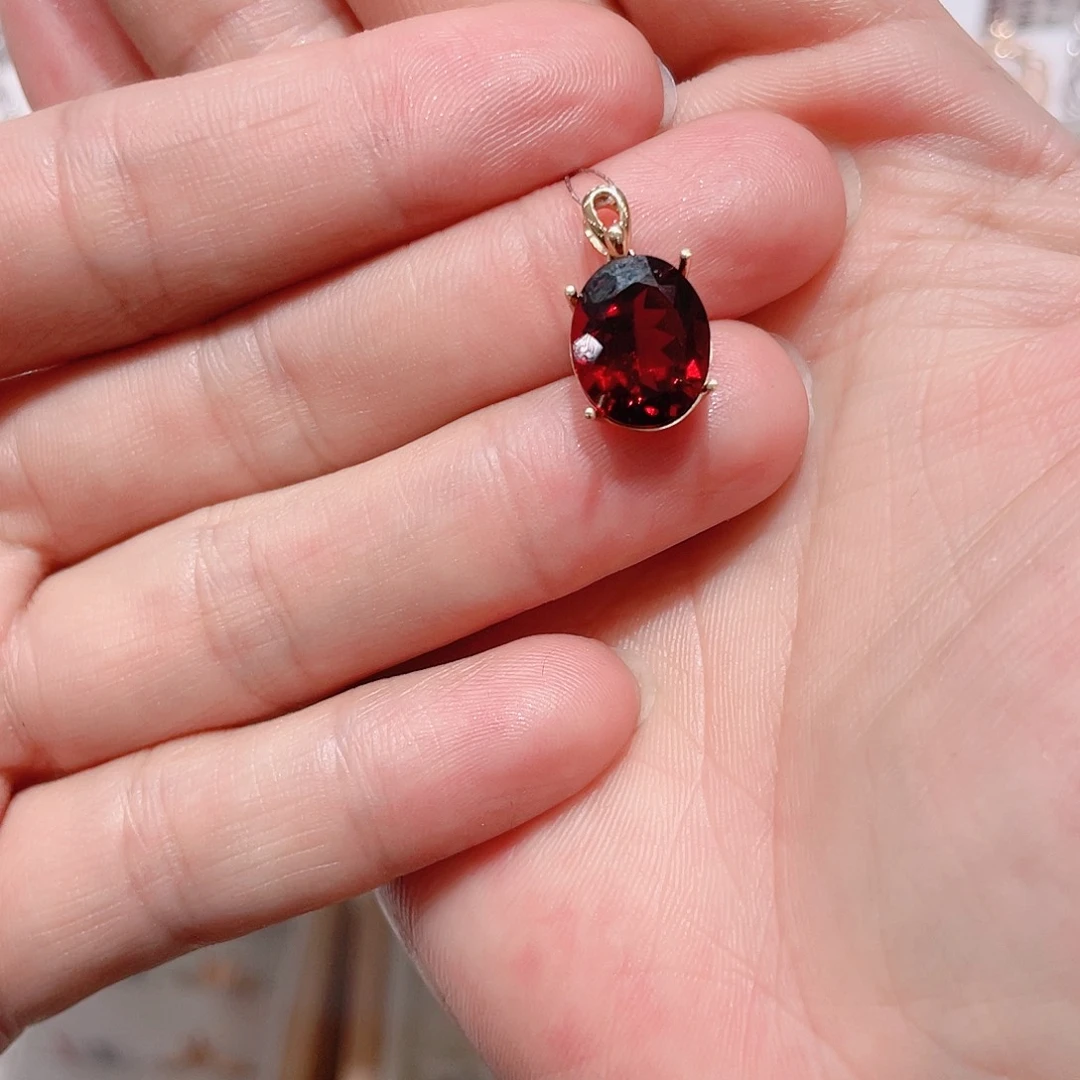 石榴石吊坠18K金镶嵌