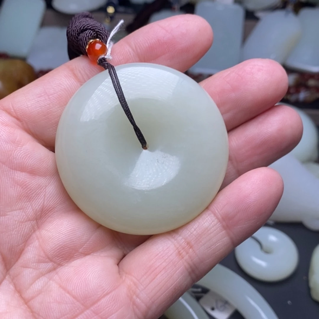 【闪购商品】颈饰未镶嵌和田玉（糖玉）