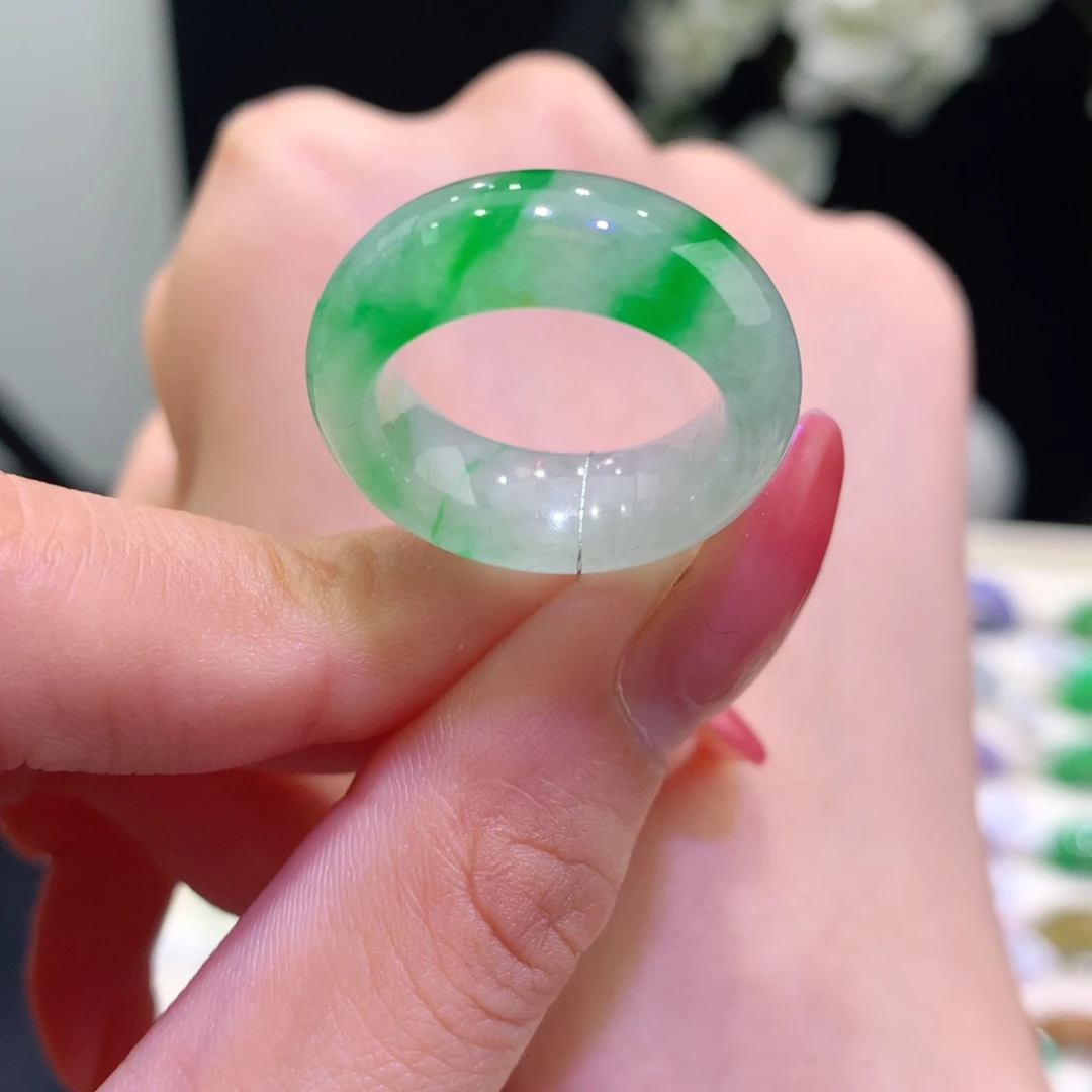 翡翠未镶嵌戒指翡翠