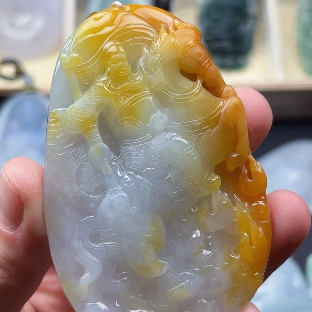 翡翠未镶嵌颈饰关公