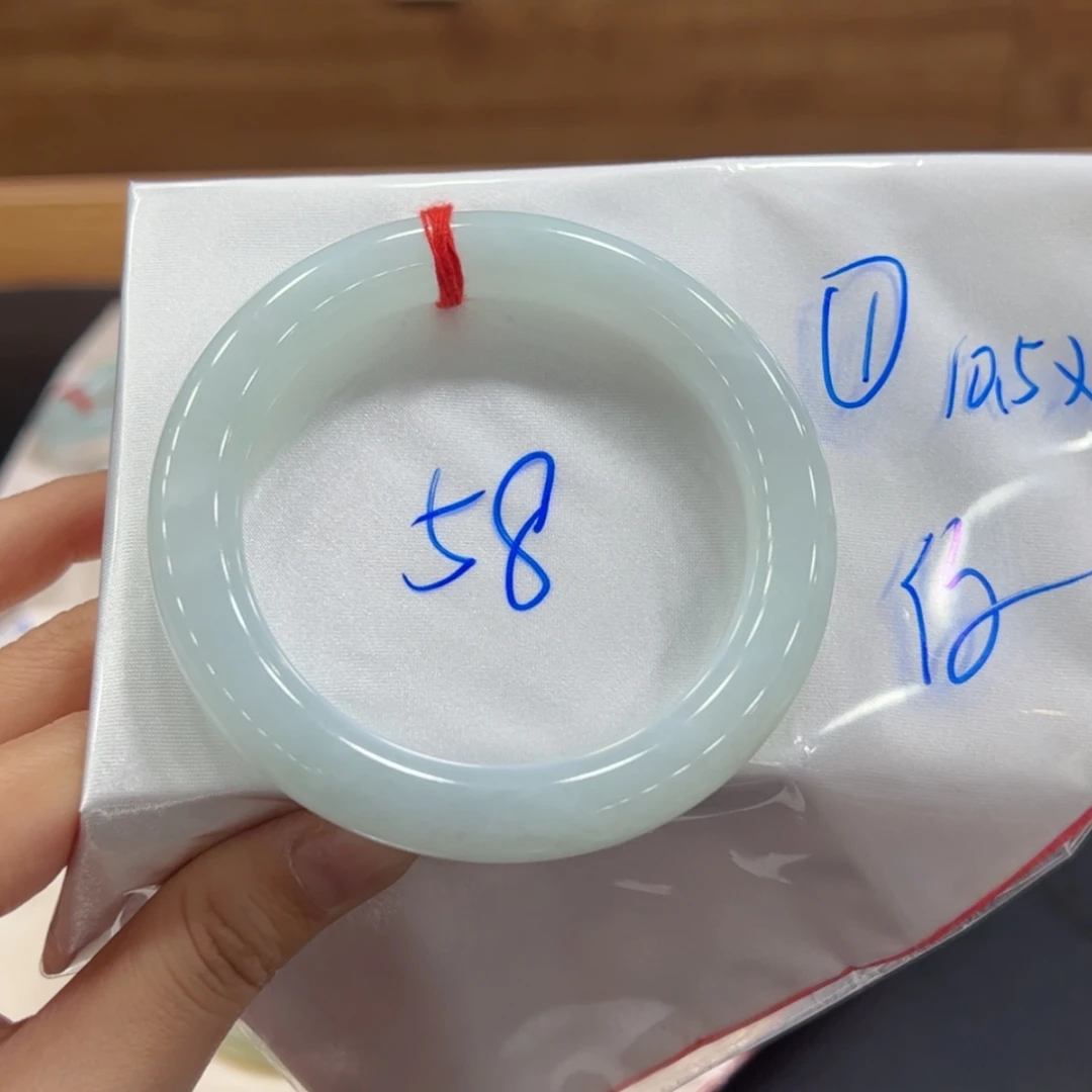 【闪购商品】翡翠手镯未镶嵌手镯