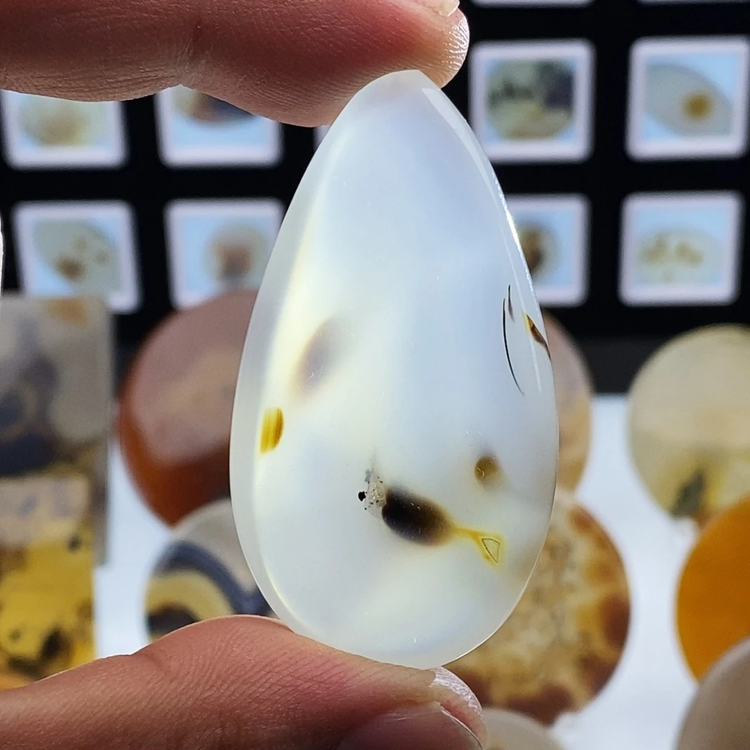 用***3玛瑙/玉髓未镶嵌吊坠(不含链)