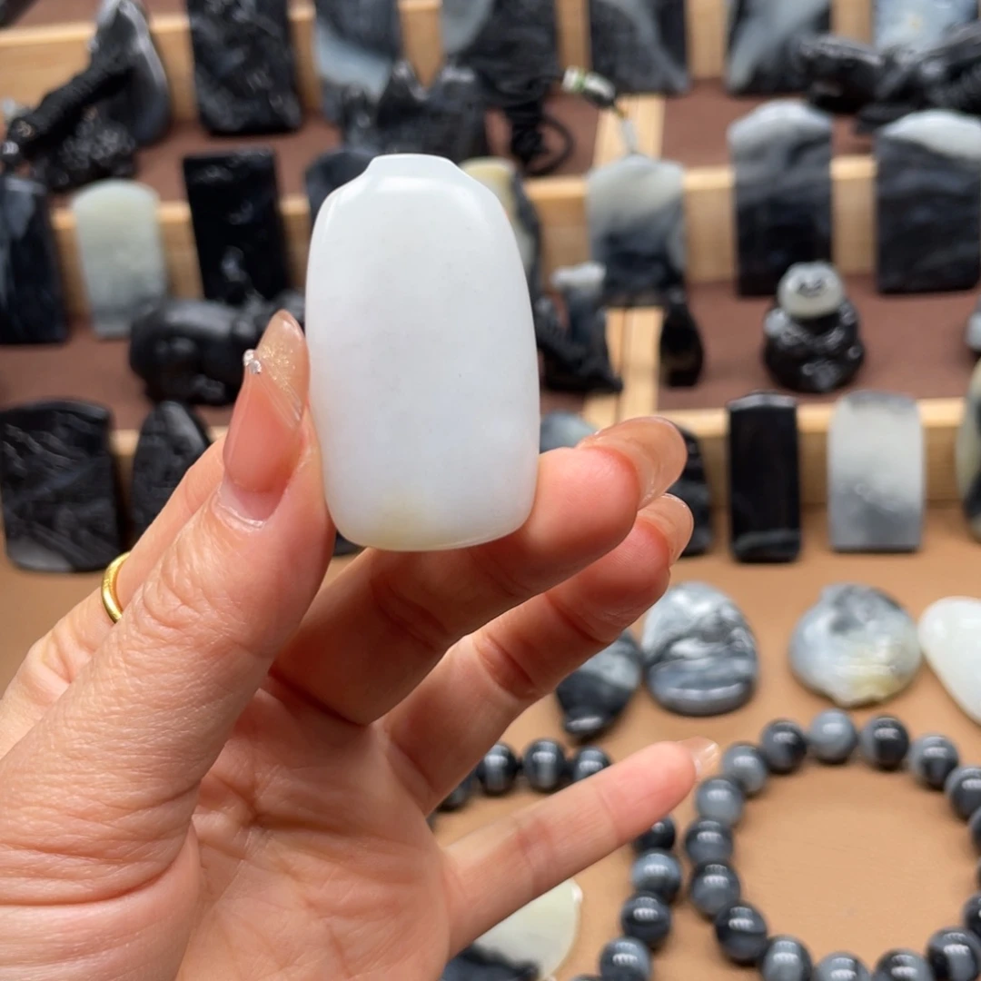 和田玉挂件未镶嵌