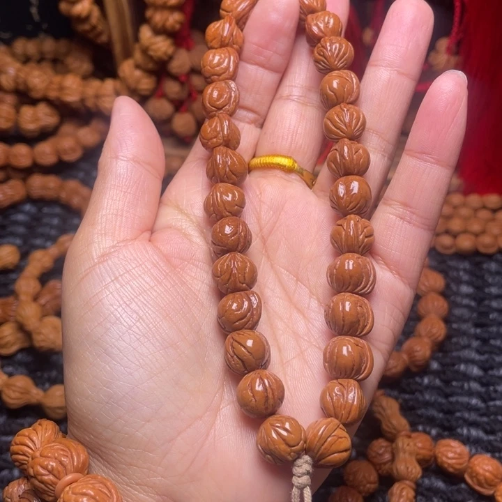 木质类龙纹桃枭挂件