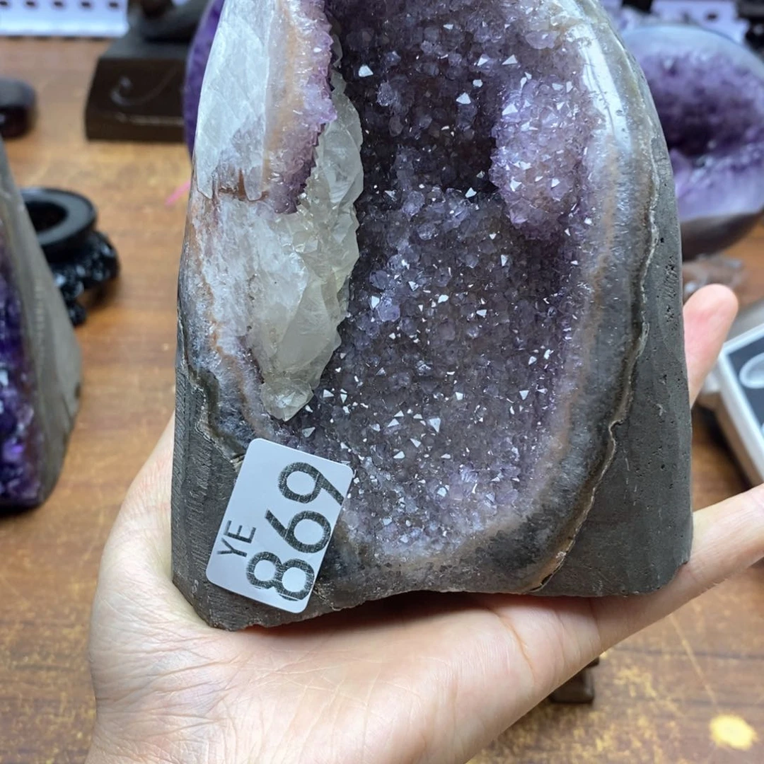 未镶嵌水晶大型摆件（非配饰）