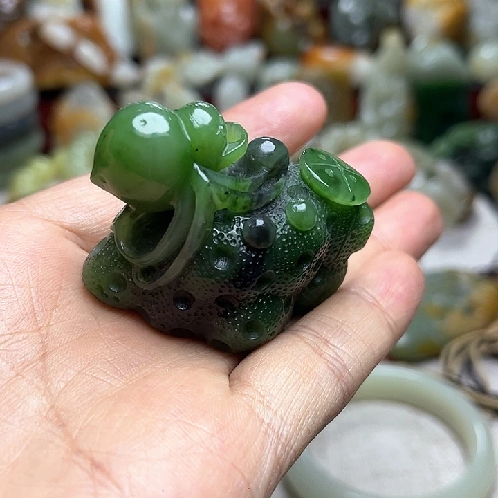 闲***步和田玉未镶嵌把件