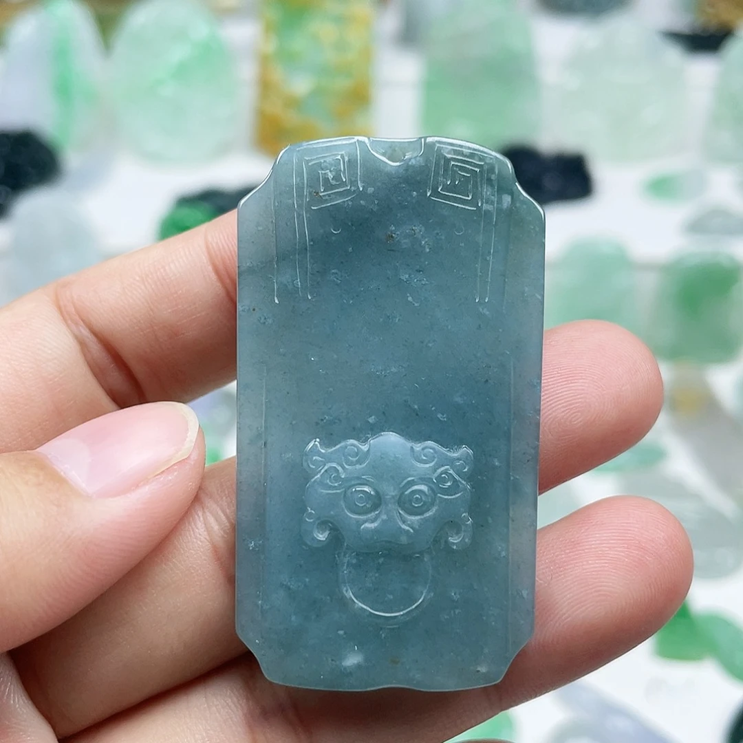 翡翠颈饰未镶嵌仿古牌