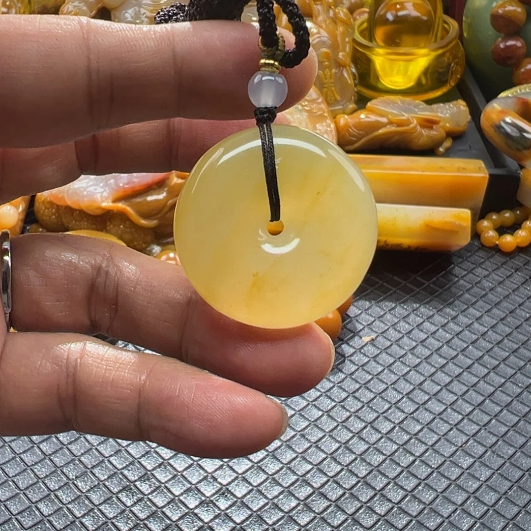 石英质玉未镶嵌颈饰