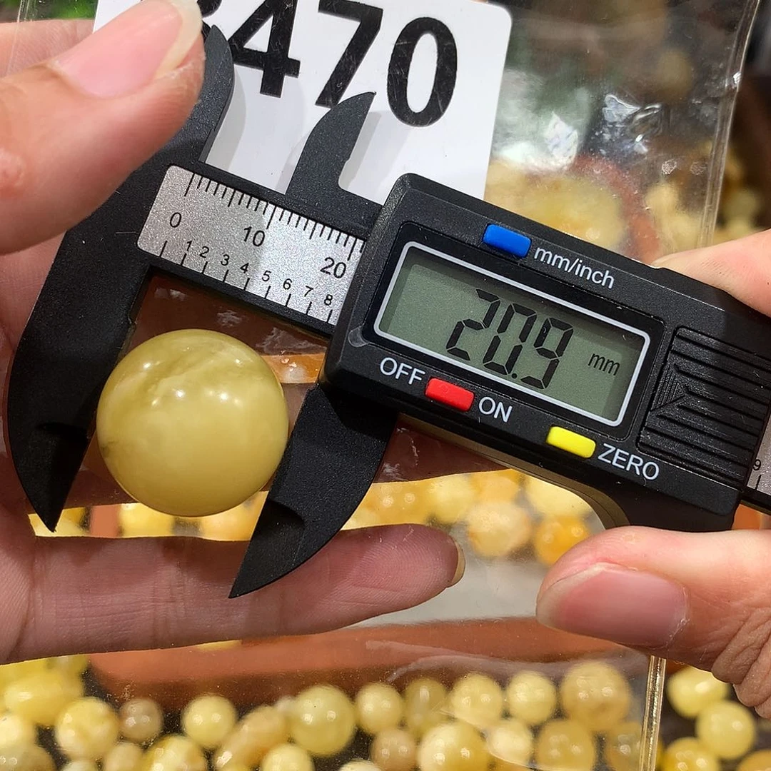 未镶嵌琥珀珠宝奇石