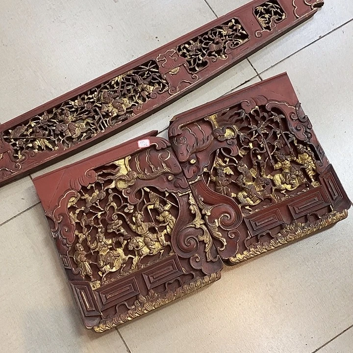 于***撕香榧木茶室空间老木雕花板