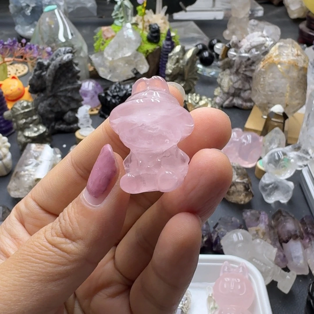 唐***子粉水晶雕刻件的制作