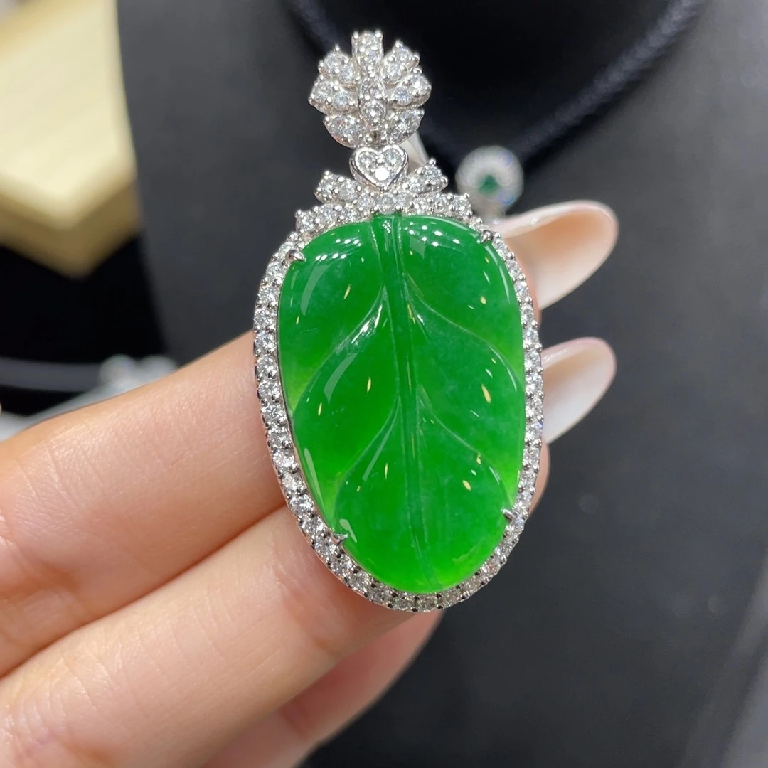 翡翠颈饰18K金镶嵌天然缅甸翡翠a货