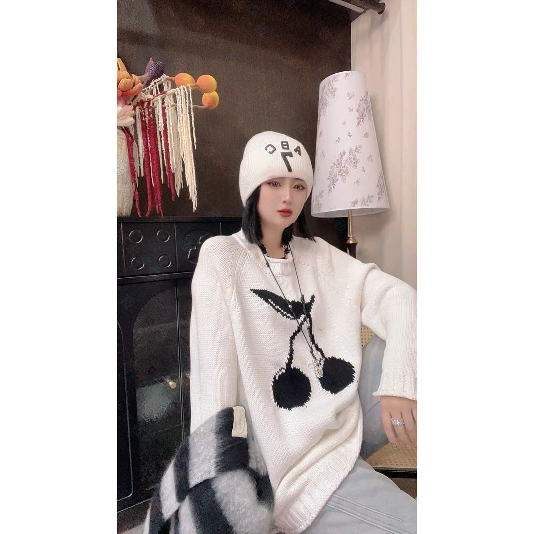 现-莹莹欧货【樱桃毛衣】2024年小众毛衣女针织爆款打底宽松毛衫