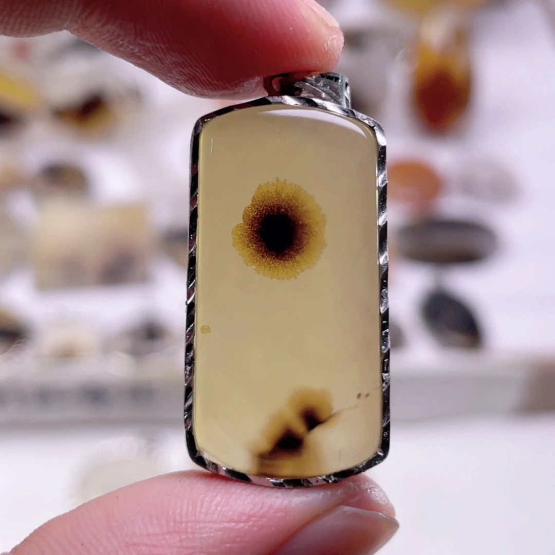 未镶嵌颈饰玛瑙/玉髓