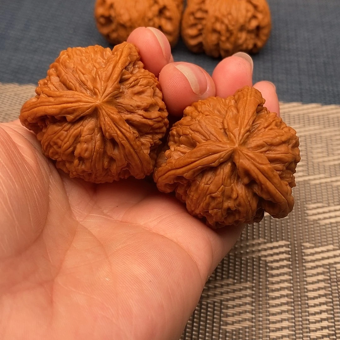 氧***氢文玩核桃吊坠三棱