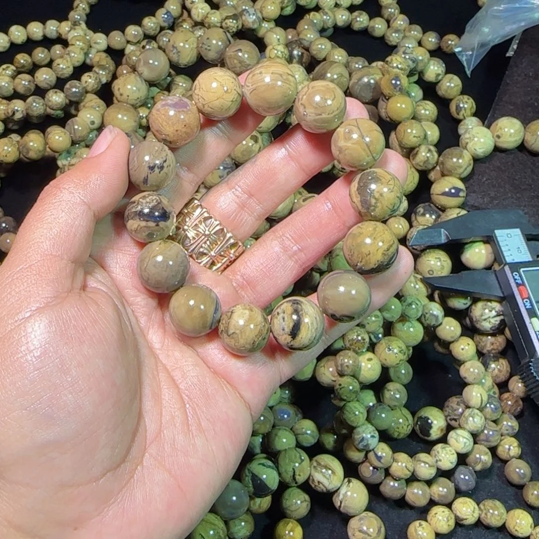 琥珀未镶嵌裸石琥珀