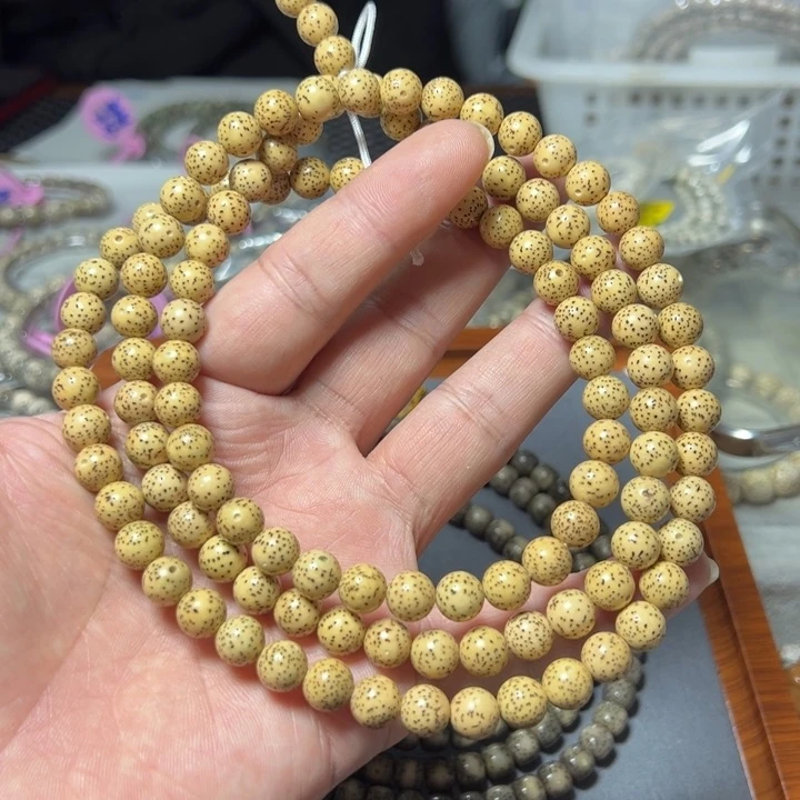 星月菩提手串鸡油黄0.9左右108颗