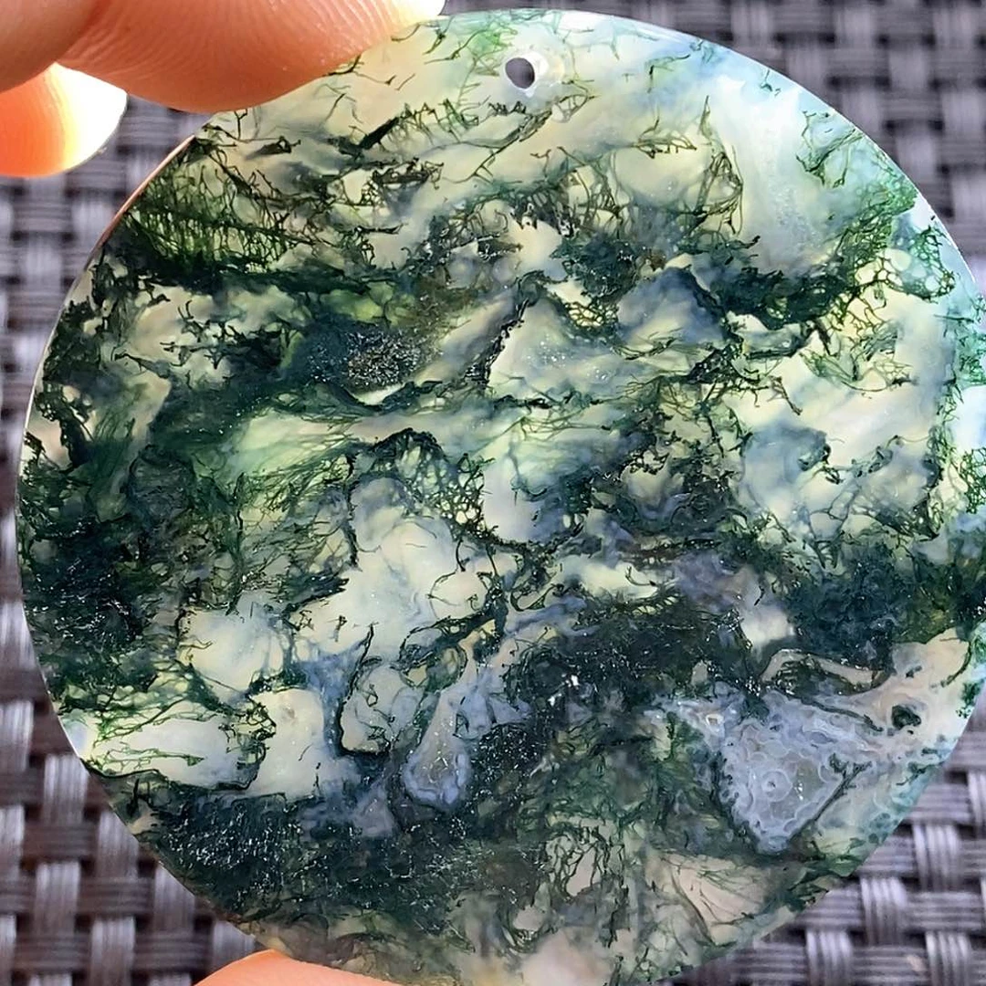 玛瑙/玉髓颈饰未镶嵌山****°