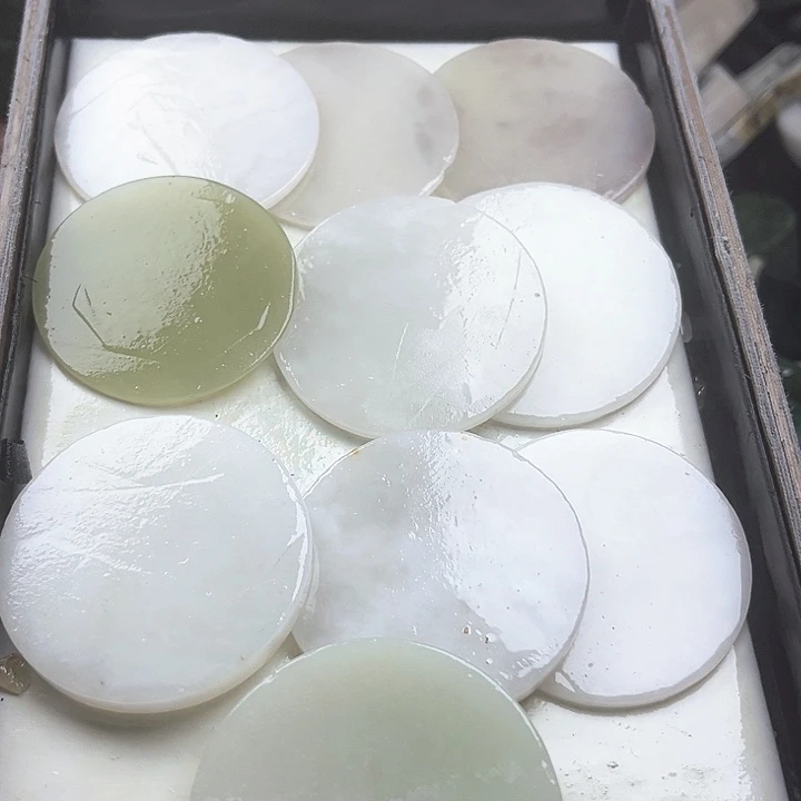 和田玉（糖玉）和田玉边角料9K金镶嵌用****界