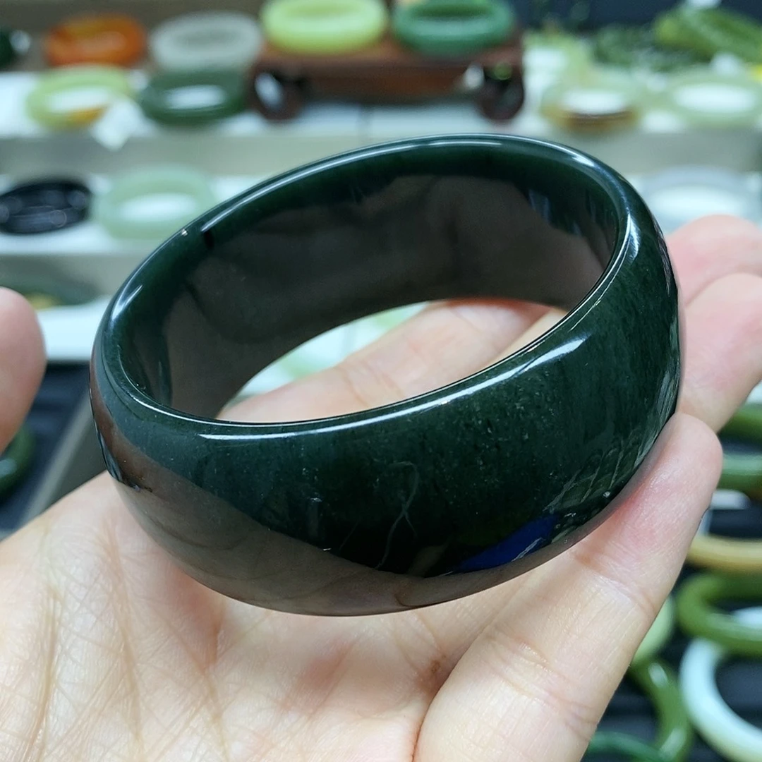 【闪购商品】未镶嵌手镯和田玉