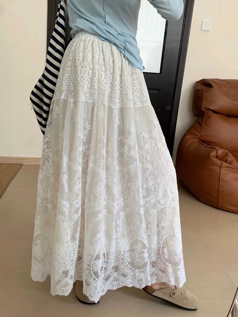 【秀宝女装】高级感气质甜美蕾丝刺绣松紧腰A字半身裙XB4728