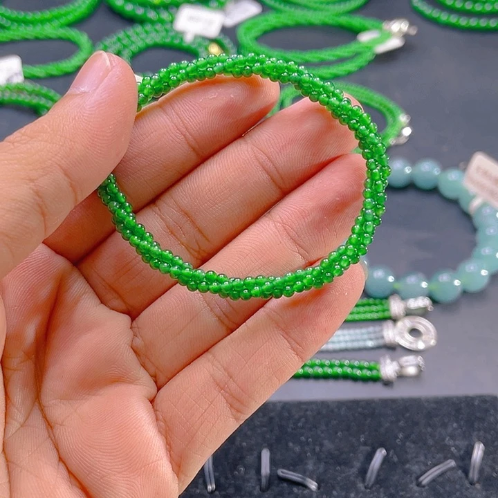 颈饰未镶嵌翡翠A货