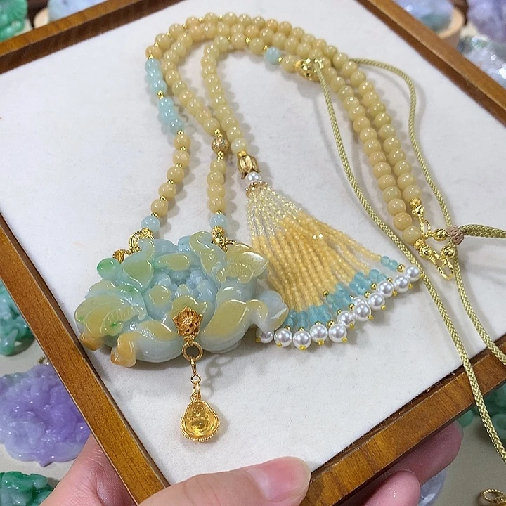 翡翠未镶嵌颈饰翡翠吊坠