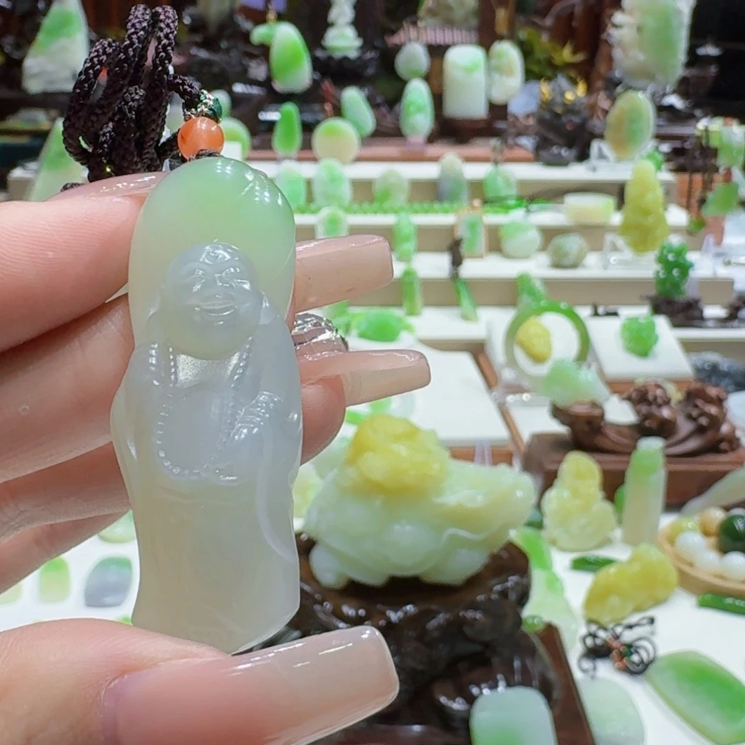 和田玉（翠青玉）未镶嵌挂件翠青三色高冰佛