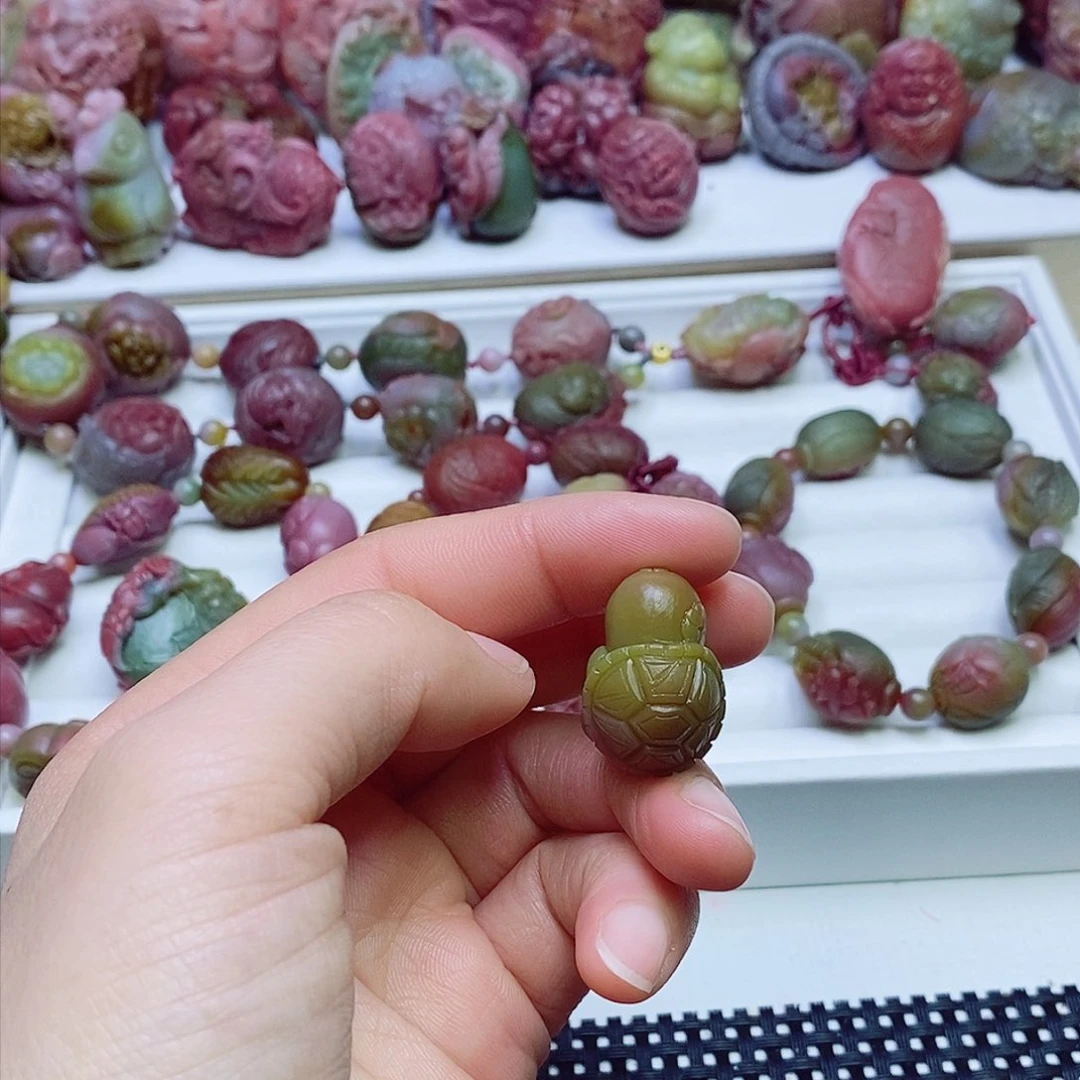 玛瑙/玉髓盐源玛瑙吊坠未镶嵌