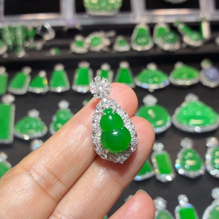 翡翠18K金镶嵌吊坠(不含链)