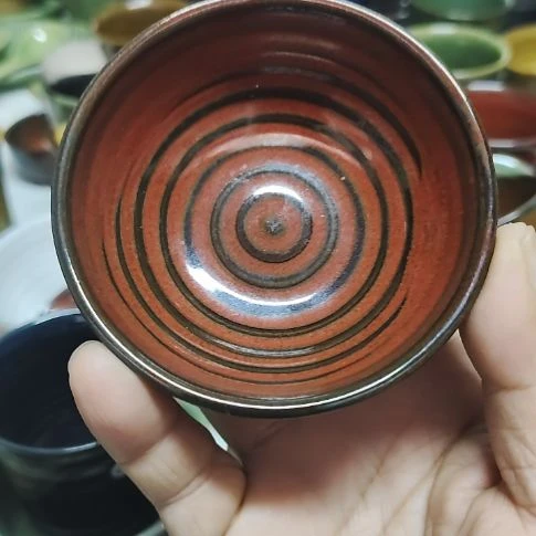 瓷片瓷片，各种摆件，均有瑕疵。沙锅！