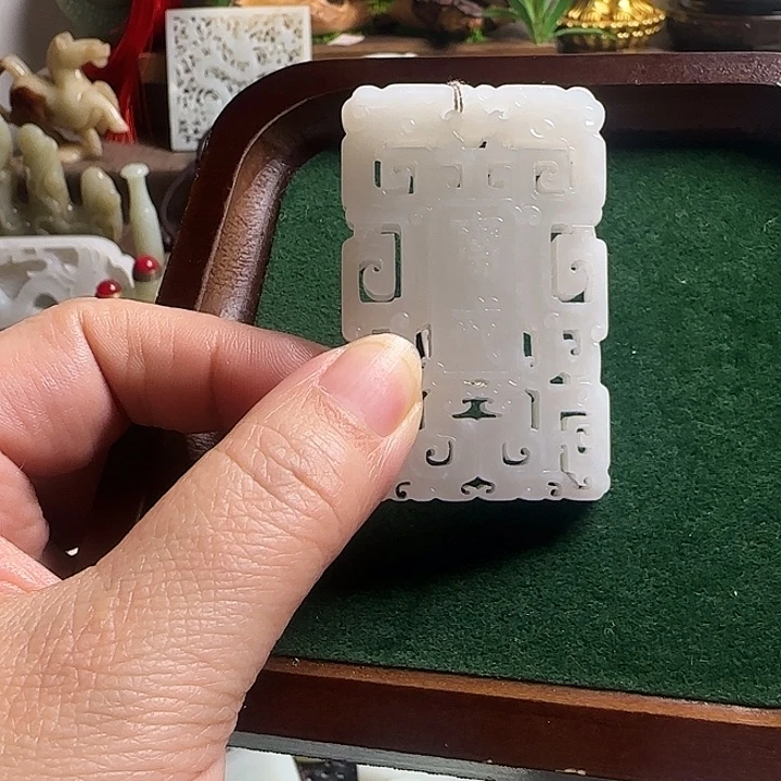荷***9瓷片新号开播挂件一个
