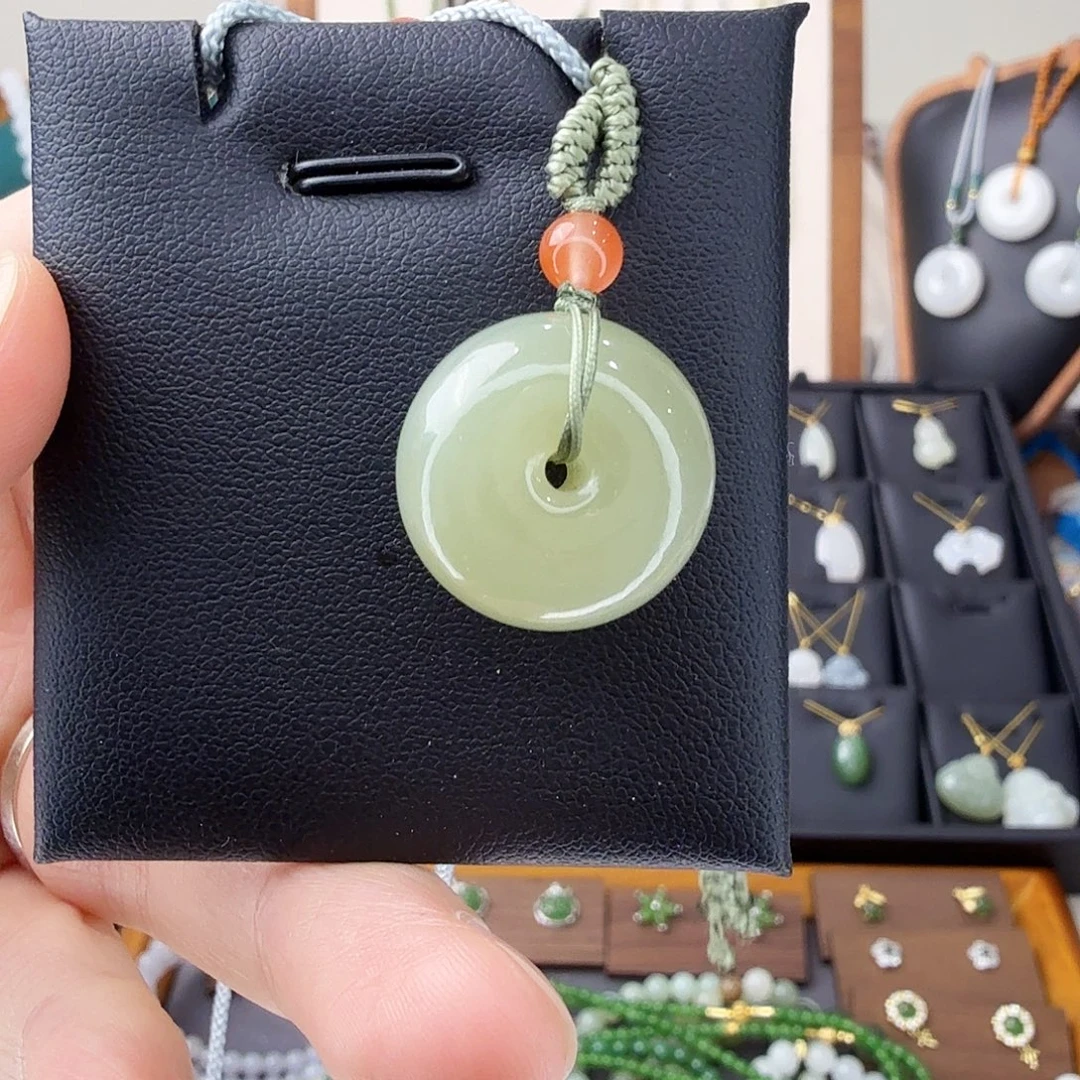 和田玉（糖玉）未镶嵌颈饰