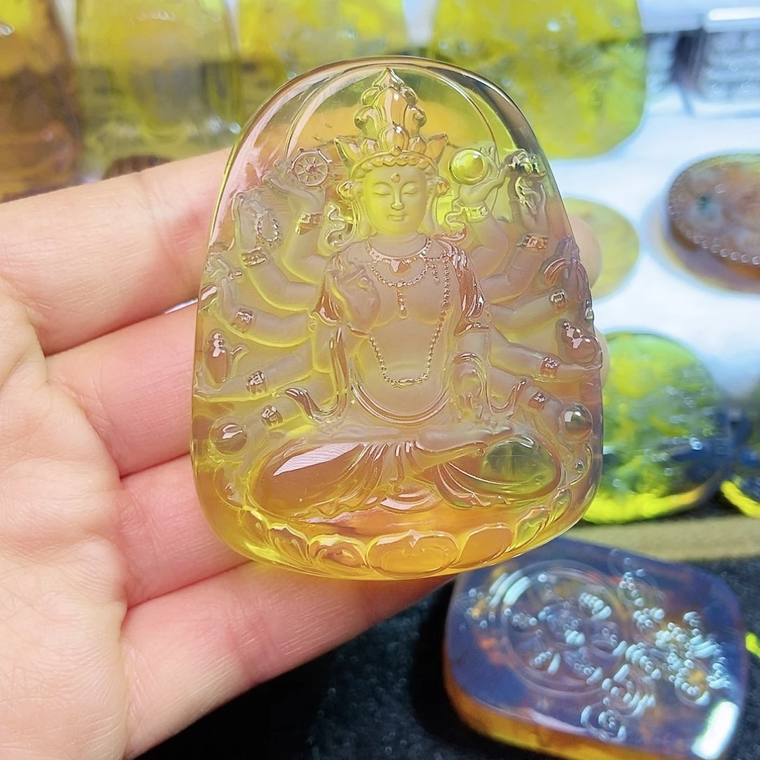 琥珀颈饰未镶嵌千手观音