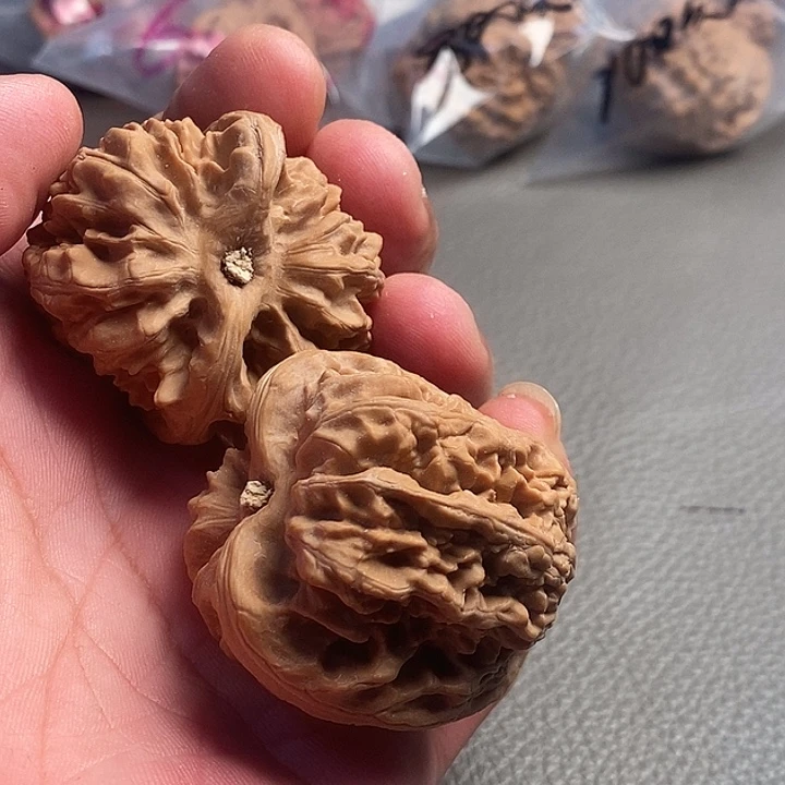 桃核吊坠天眼文玩核桃