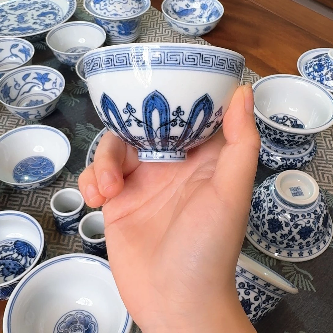 从***过瓷片玉面拙青莲瓣鸡心杯