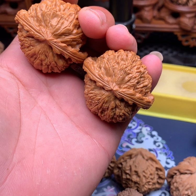 【闪购商品】把件桃核45三角白