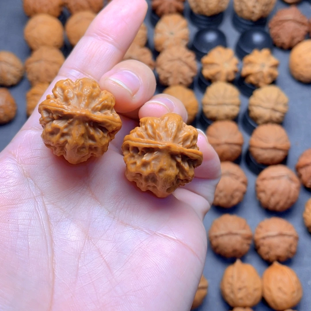 核桃文玩把件小暴龙