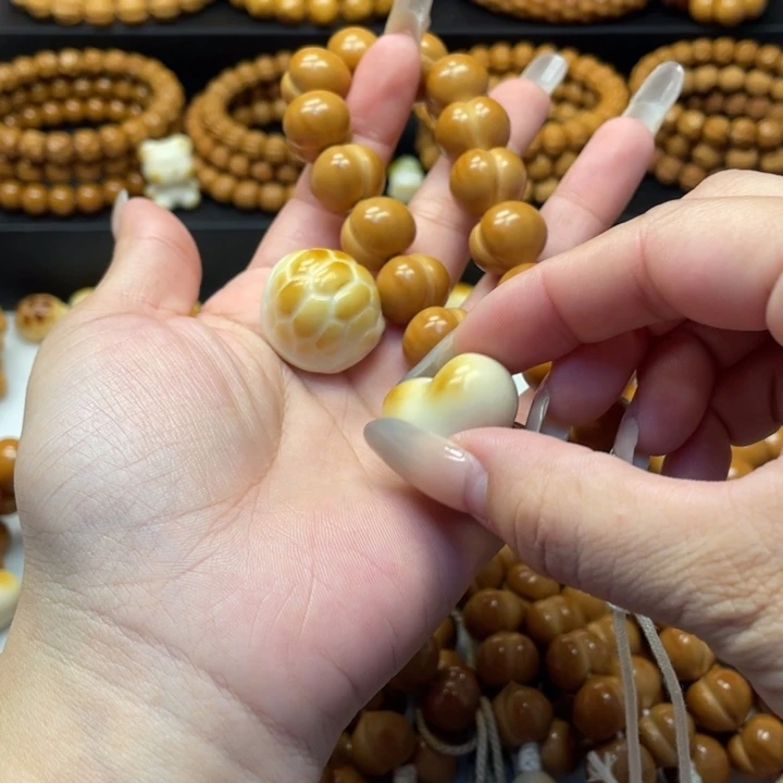 小***柴猴头核桃吊坠全品15屁桃加爱心富甲