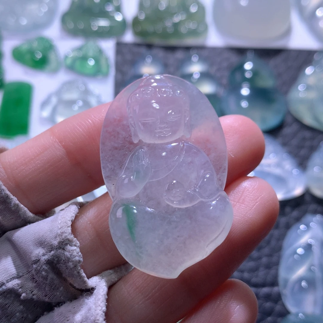 翡翠未镶嵌颈饰宝宝佛