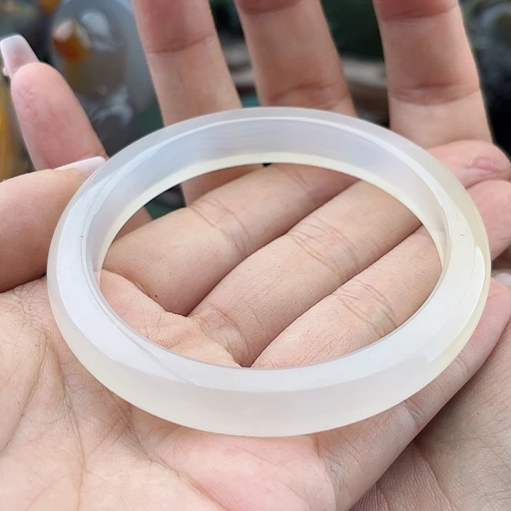 玛瑙手饰未镶嵌j****n玛瑙