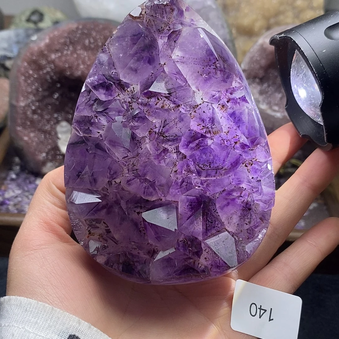 紫晶未镶嵌大型摆件（非配饰）