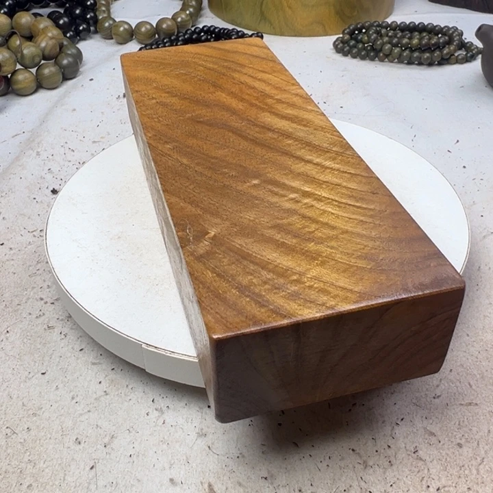 2***灭木核桃木底座摆件，