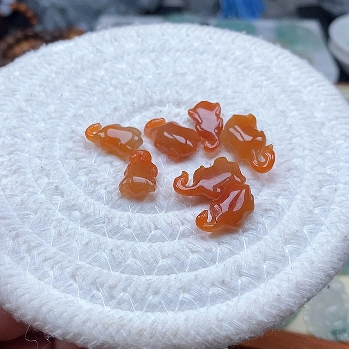 吊坠(不含链)未镶嵌翡翠一个60
